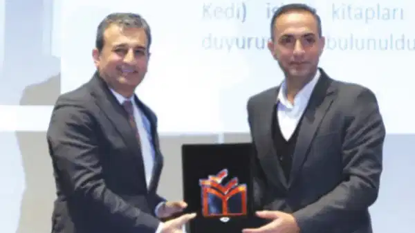 Yazar Murat Ağırel Düşünce ve İfade Özgürlüğü Ödülüne değer görüldü: Ödülünü tutuklu gazeteci Uludağ’a adadı