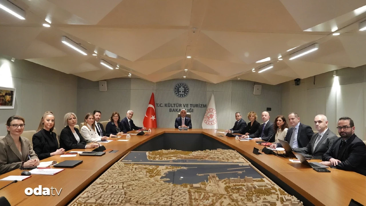 Turizmde Yeni Dönem Mesajı: Bakan Ersoy Otelcilerle Buluştu