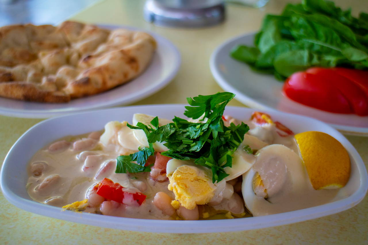 Hem doyurucu hem de özgün tadıyla: Antalya usulü piyaz tarifi