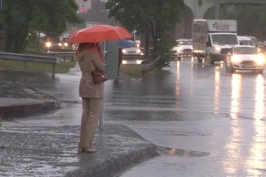 Hafta Sonu İçin Kritik Hava Durumu Uyarısı: Sağanak ve Toz Taşınımı Bekleniyor