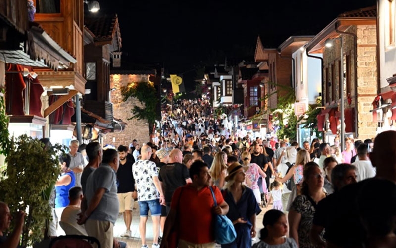 Turizmde Dikkat Çeken Veri: Seyahatler Yüzde 13 Geriledi