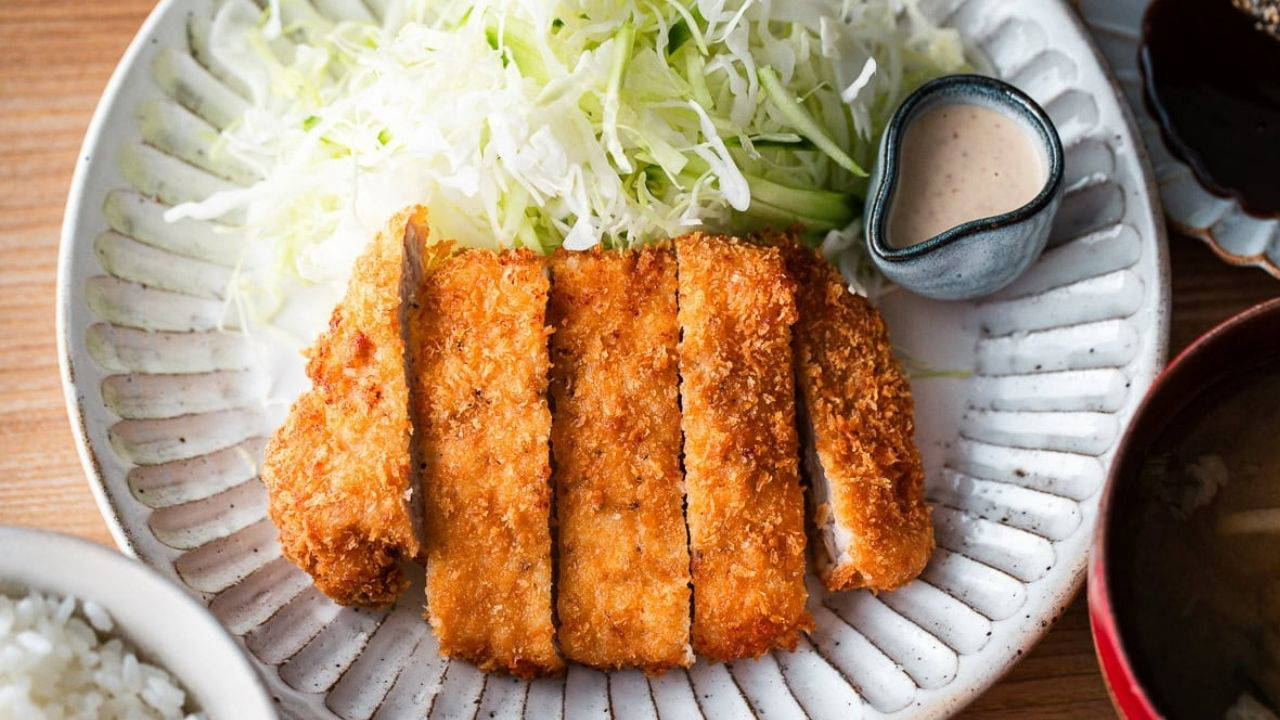Uzak Doğunun Çıtır Lezzeti: Tonkatsu