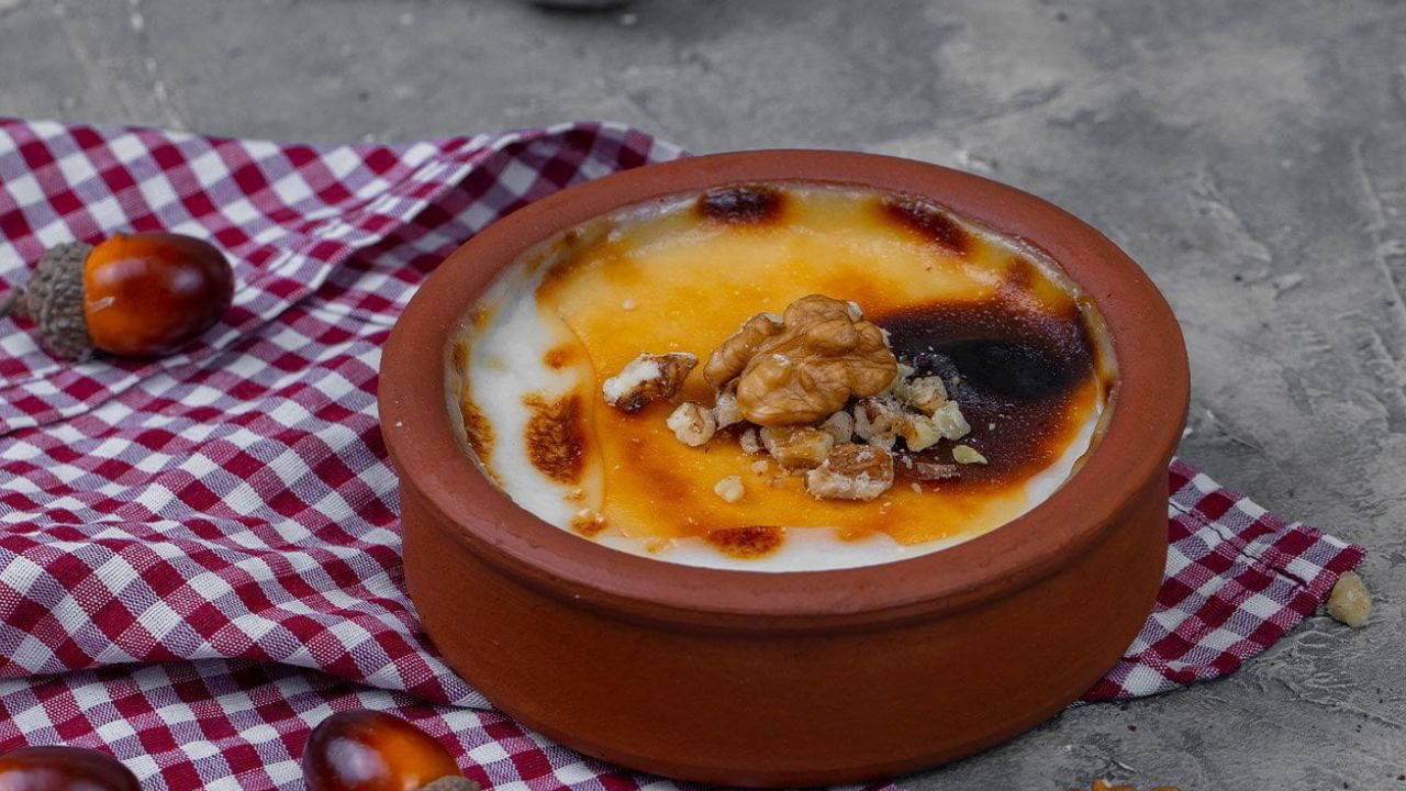 Sofraların Beyaz İkonu: Fırın Sütlacın Gastronomik Estetiği