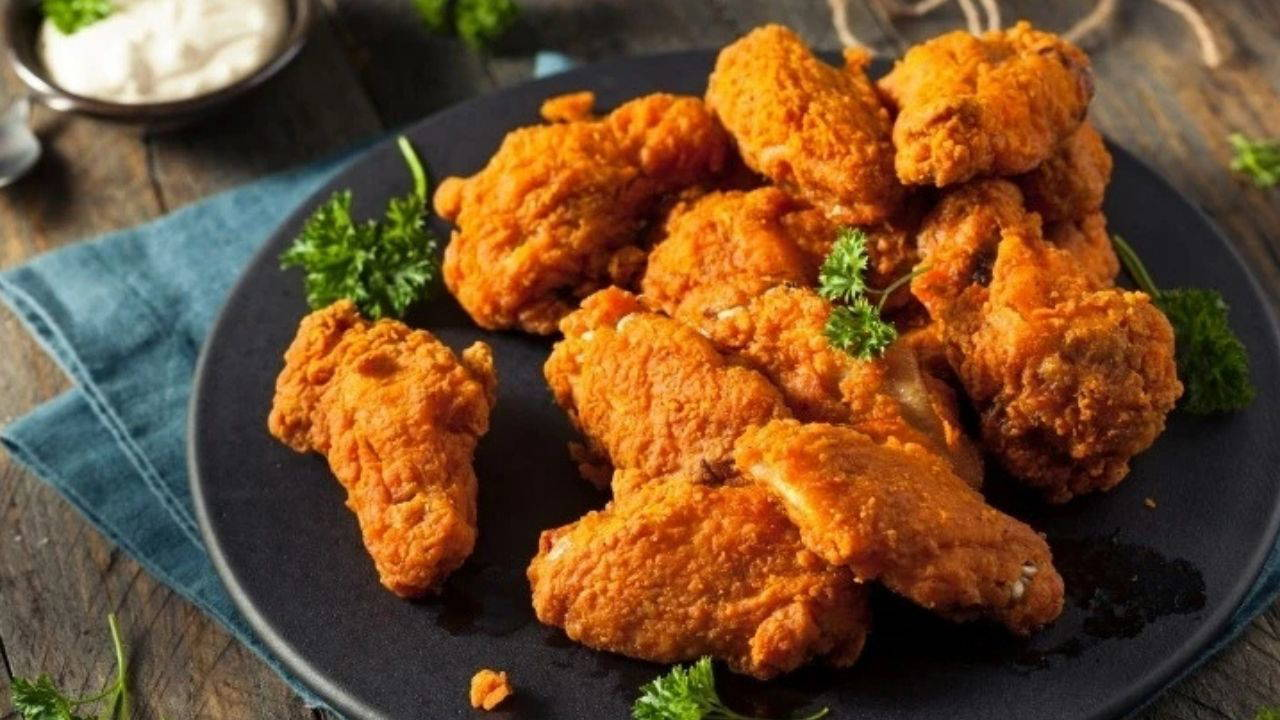 Dışı çıtır, içi yumuşacık tavuk parçalarıyla hazırlanan tavuk kalamar tarifi